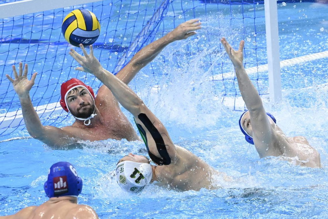 Kranjčani in Kamničani odločajo o vaterpolskem prvaku