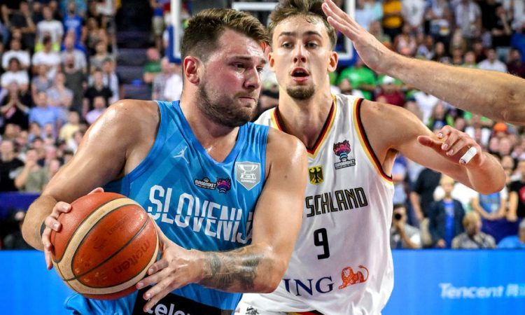 Luka Dončić si je pred četrtfinalom zvil gleženj