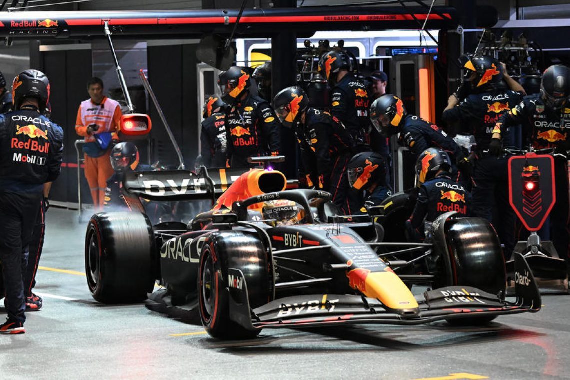 Verstappen ni izkoristil prve priložnosti za obrambo naslova