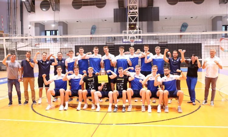 Mariborski odbojkarji brez izgubljenega niza do uvodne zmage