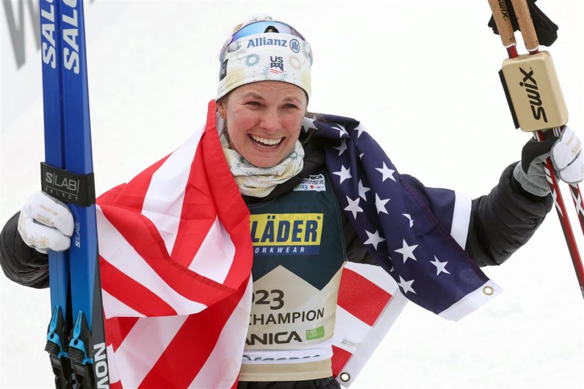 Jessie Diggins premagala obe Švedinji, Eva Urevc 20. 