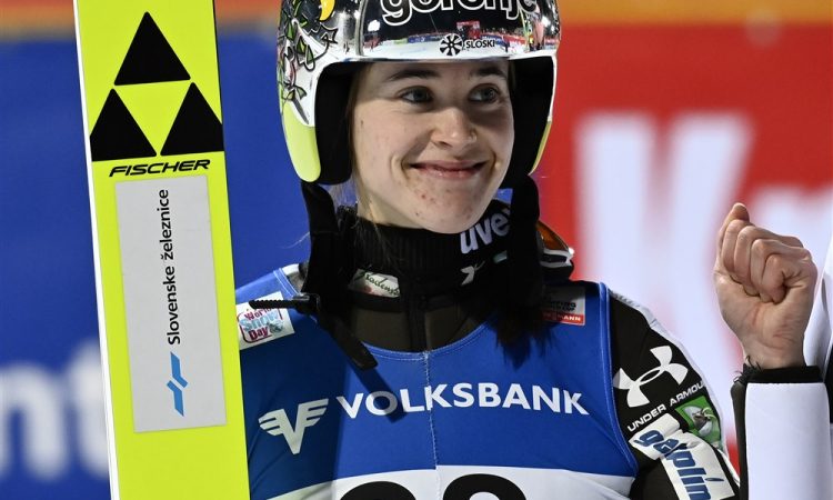 TV Slovenija: Urša Bogataj začasno končuje kariero