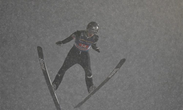 Matija Vidic na stopničkah v Lahtiju