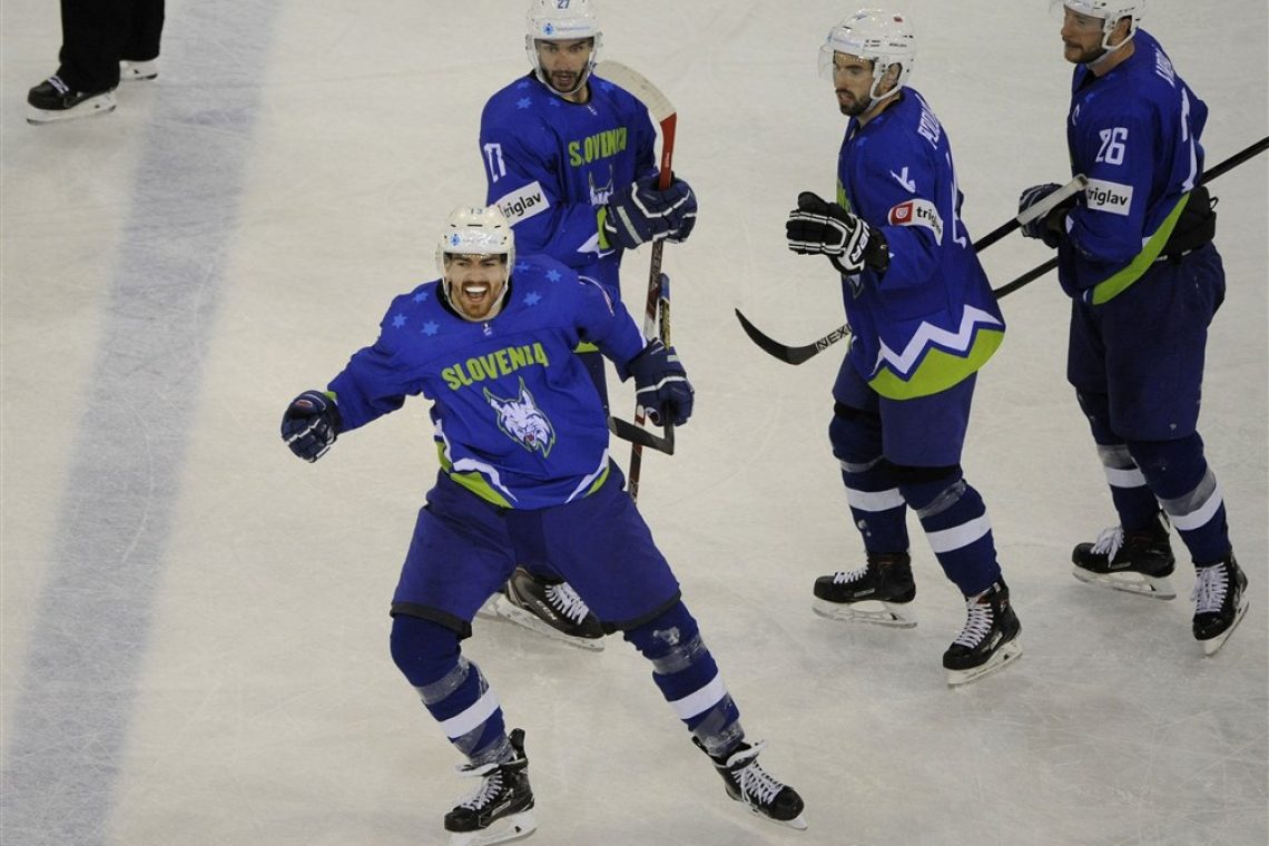 Slovenija v Franciji na prvi tekmi tesno izgubila