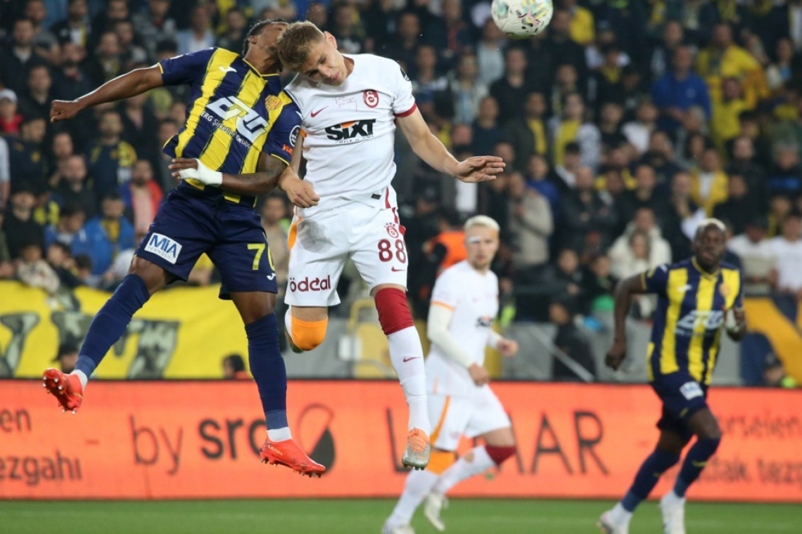 Turška liga zaradi napada na sodnika zaustavljena