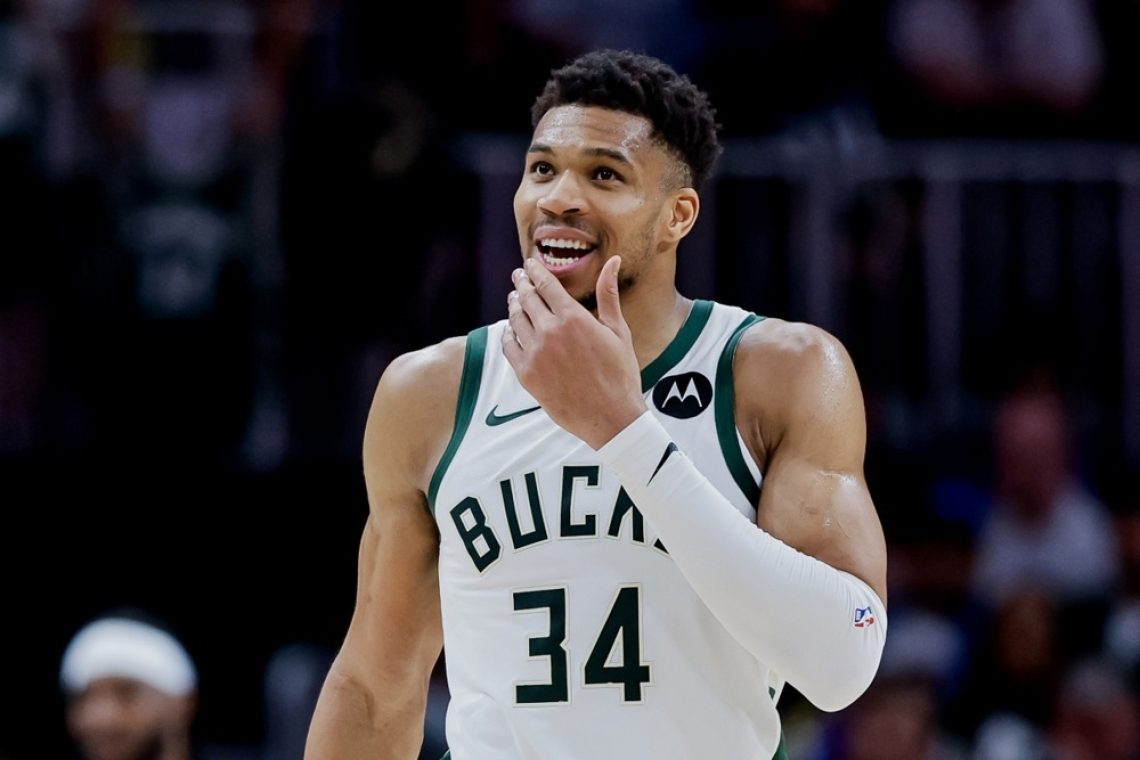 Milwaukee Bucks na krilih Lillarda do prve domače zmage