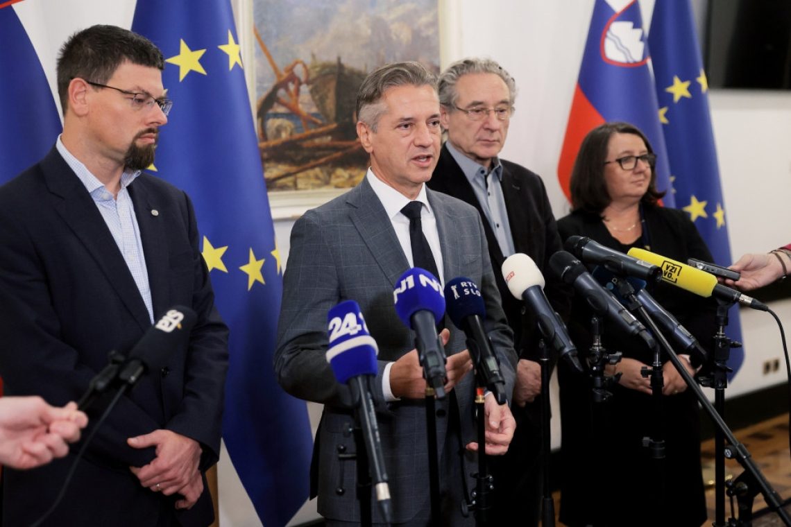 Premier Golob poudaril pomembne spremembe za zaposlene v javnem sektorju