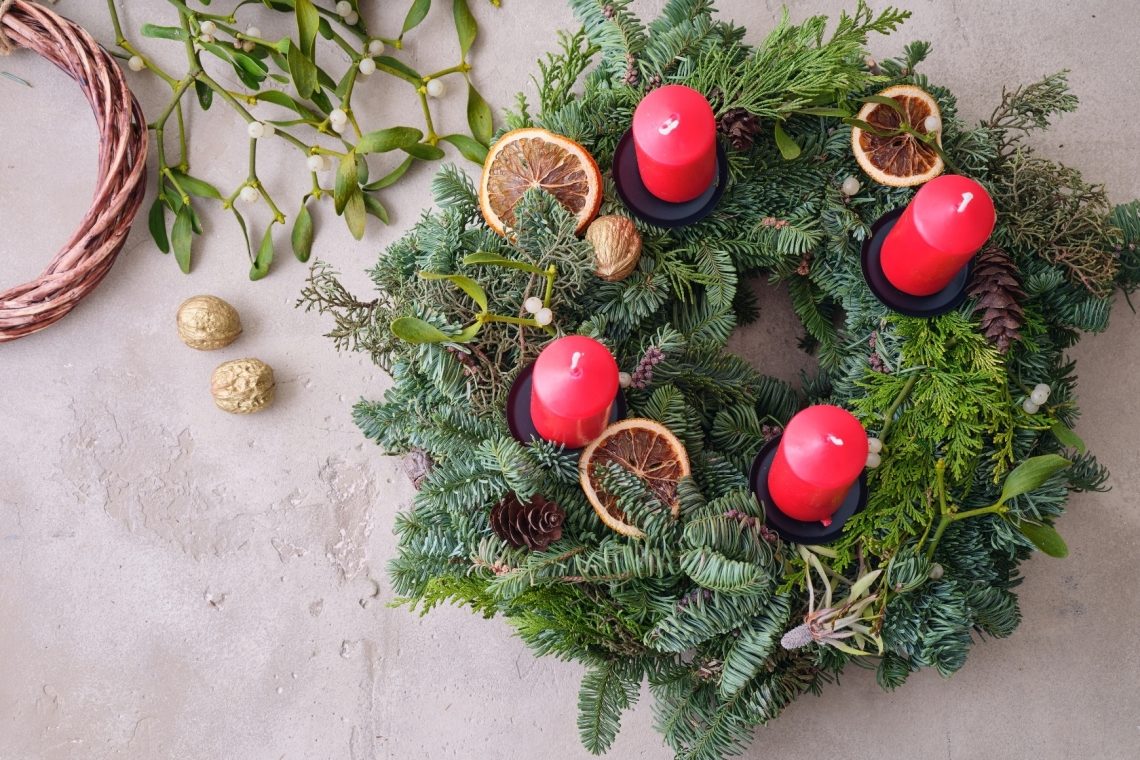 Adventni venček je simbol praznične tradicije