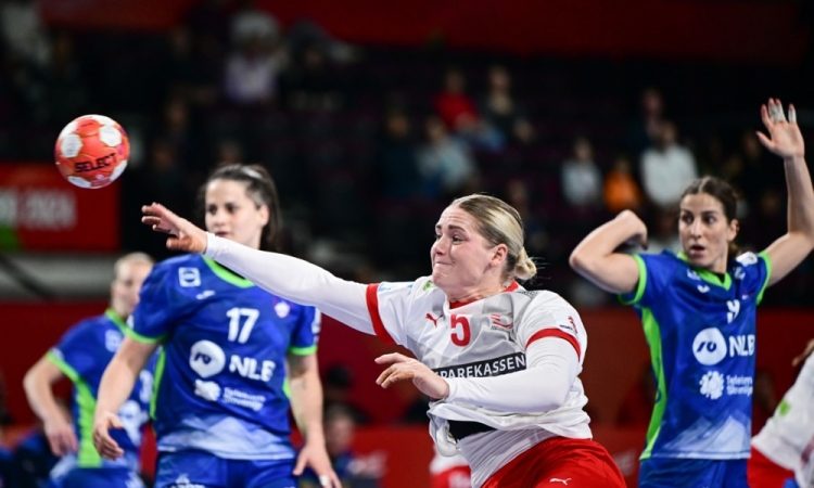 Slovenske rokometašice kljub porazu proti Dankam znova navdušile