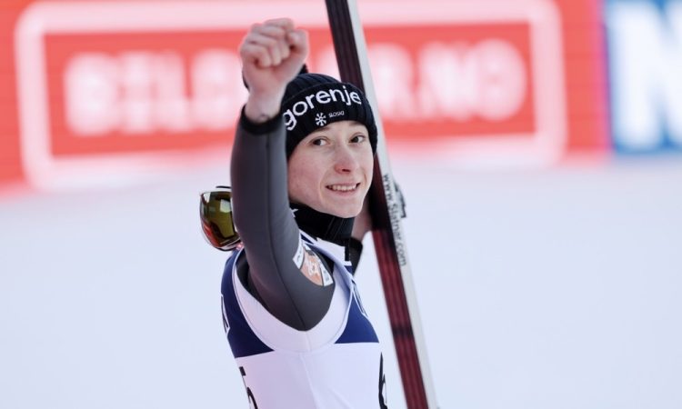 Nika Prevc zmagovalka kvalifikacij na Kitajskem