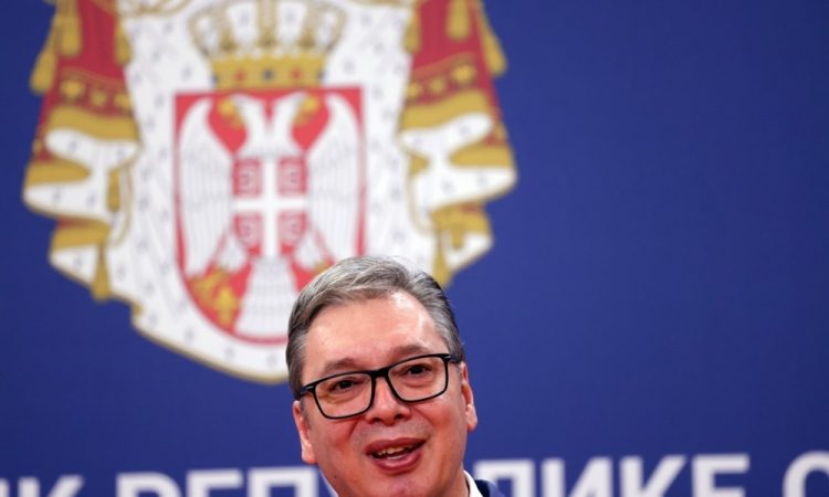 Univerza v Beogradu zavrnila Vučićevo povabilo na dialog