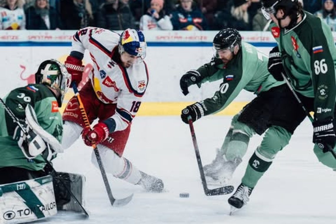 Hokejisti Salzburga so premagali ljubljansko Olimpijo s 3:2.