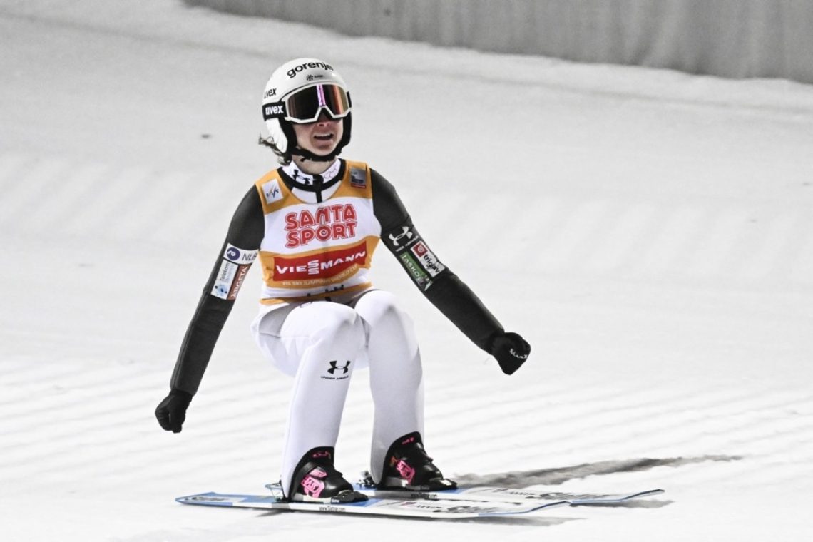 Nika Prevc najboljša tudi po polovici finalne tekme sezone