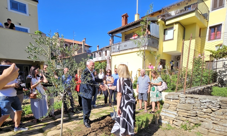 Projekt ZeleNatura prinesel nov zeleni kotiček v Izoli