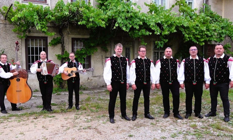 Fantje spod Šilentabra praznujejo petletnico z novo pesmijo in videospotom