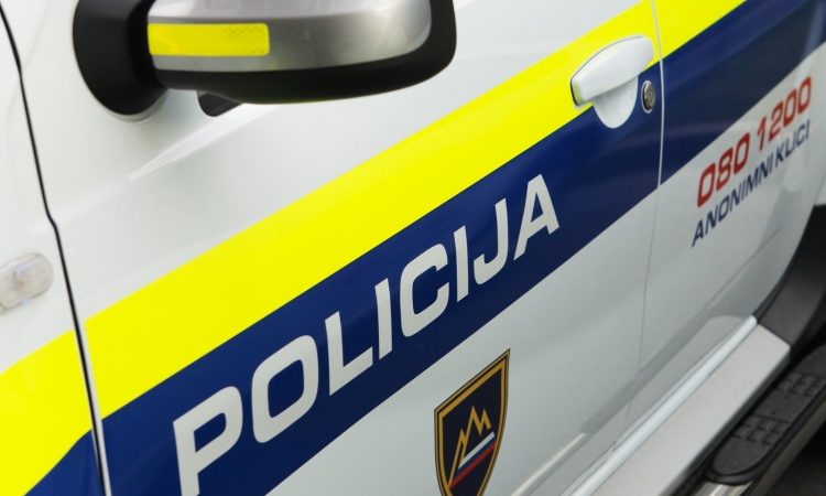 Češki jadralni padalec hudo poškodovan v nesreči pri Lijaku