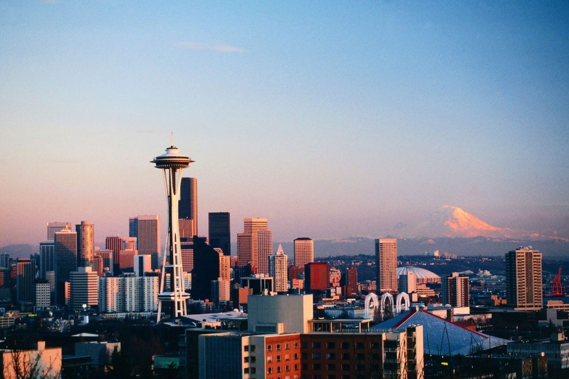 Seattle lani sprejel 2,4 milijona tujih obiskovalcev, letos občuten upad zaradi kanadskega bojkota
