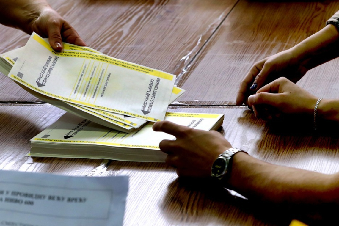 Volivci v Republiki Srbski bodo v nedeljo izbrali naslednika Milorada Dodika