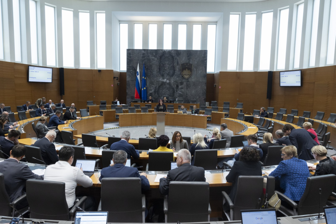 Komisija za nadzor obveščevalnih in varnostnih služb razpravljala o domnevni vpletenosti pripadnikov romske skupnosti v kriminalne združbe