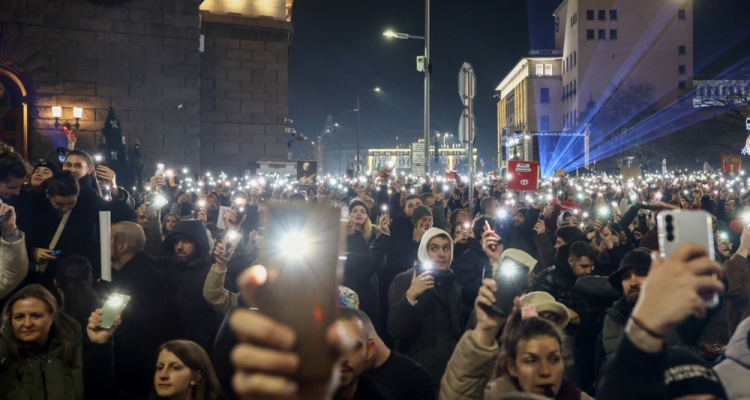 V Bolgariji množični protesti proti vladi in obtožbam korupcije