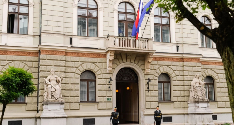Predsedniška palača ob prazniku gostila 300 obiskovalcev