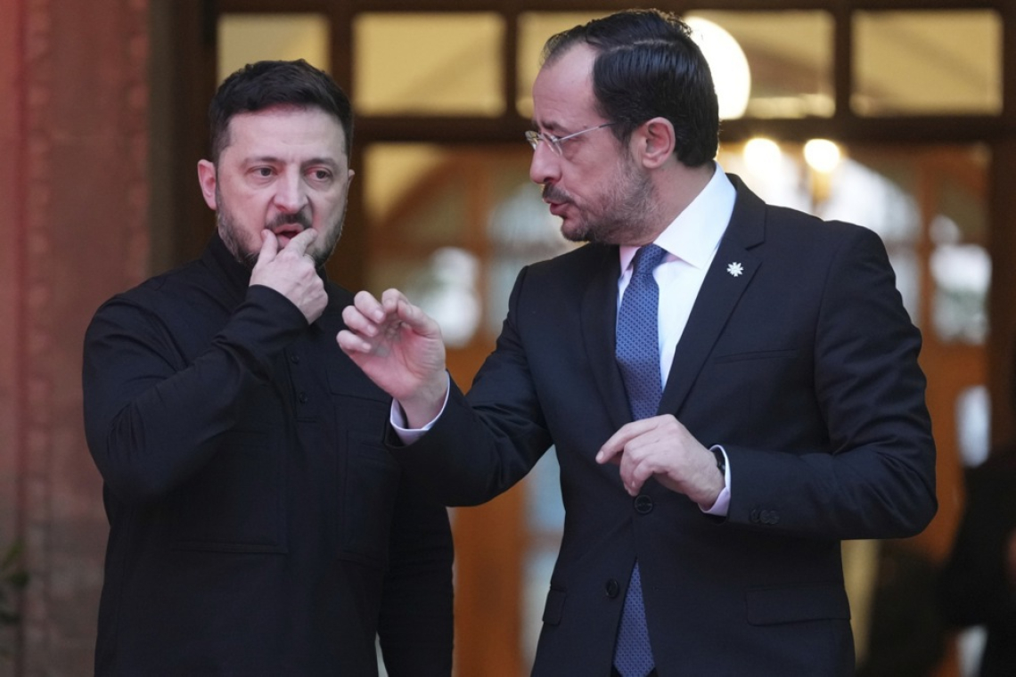 Zelenski zahteva odločnejši odziv po nočnem ruskem napadu z raketami orešnik
