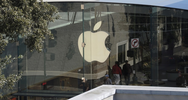 Apple v zadnjem četrtletju lani z 42 milijardami dolarjev čistega dobička