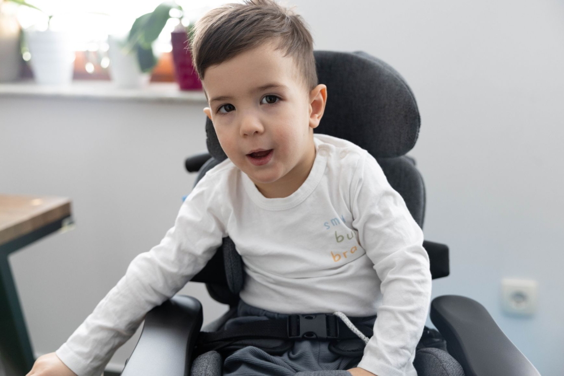 Za 3-letnega Aleksa v dveh tednih zbranih več kot 618.000 evrov