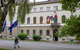 Prodaja avtomobilov maja močno poskočila, električnih vozil več kot dvakrat več