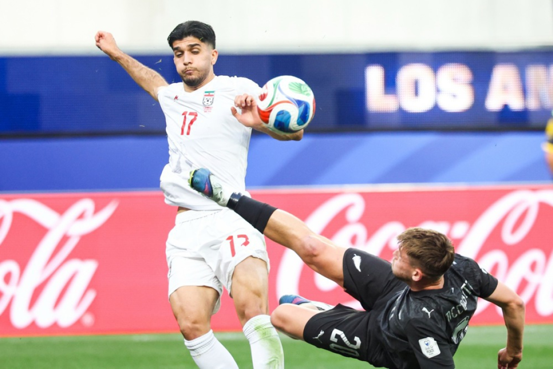 Iran do točke z Novo Zelandijo, Urugvaj s Savdsko Arabijo