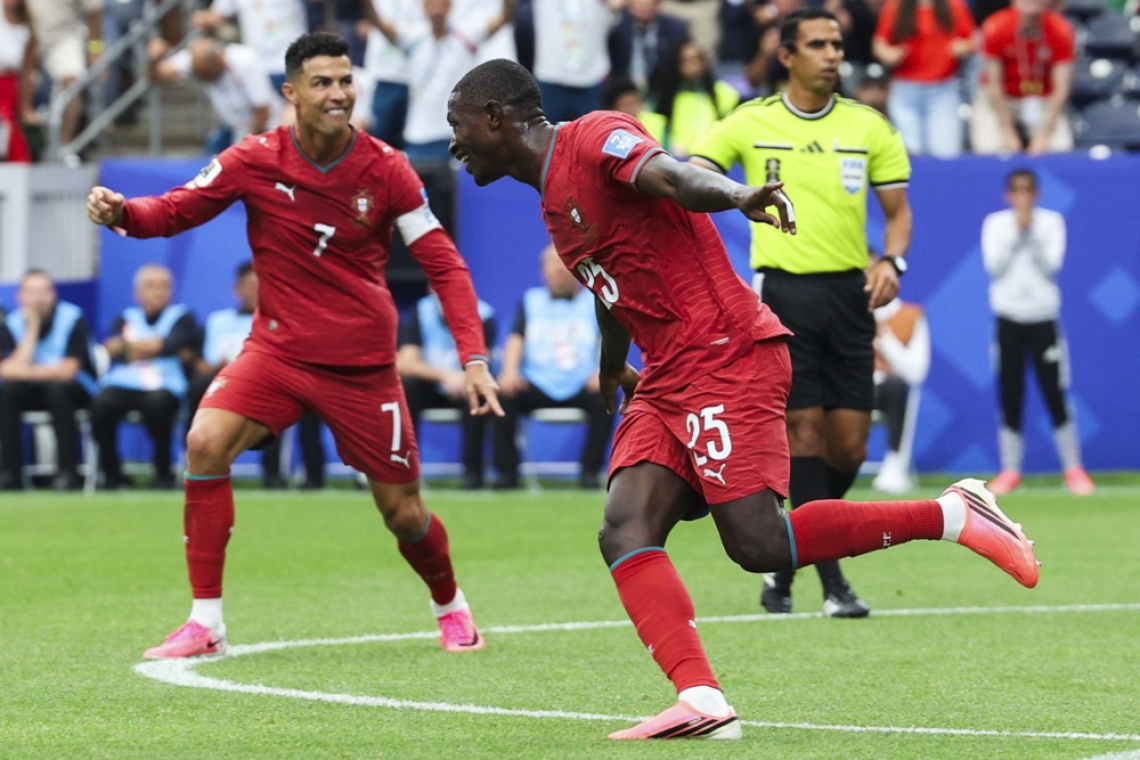 Ronaldo zadel na šestem SP, Portugalska do gladke zmage